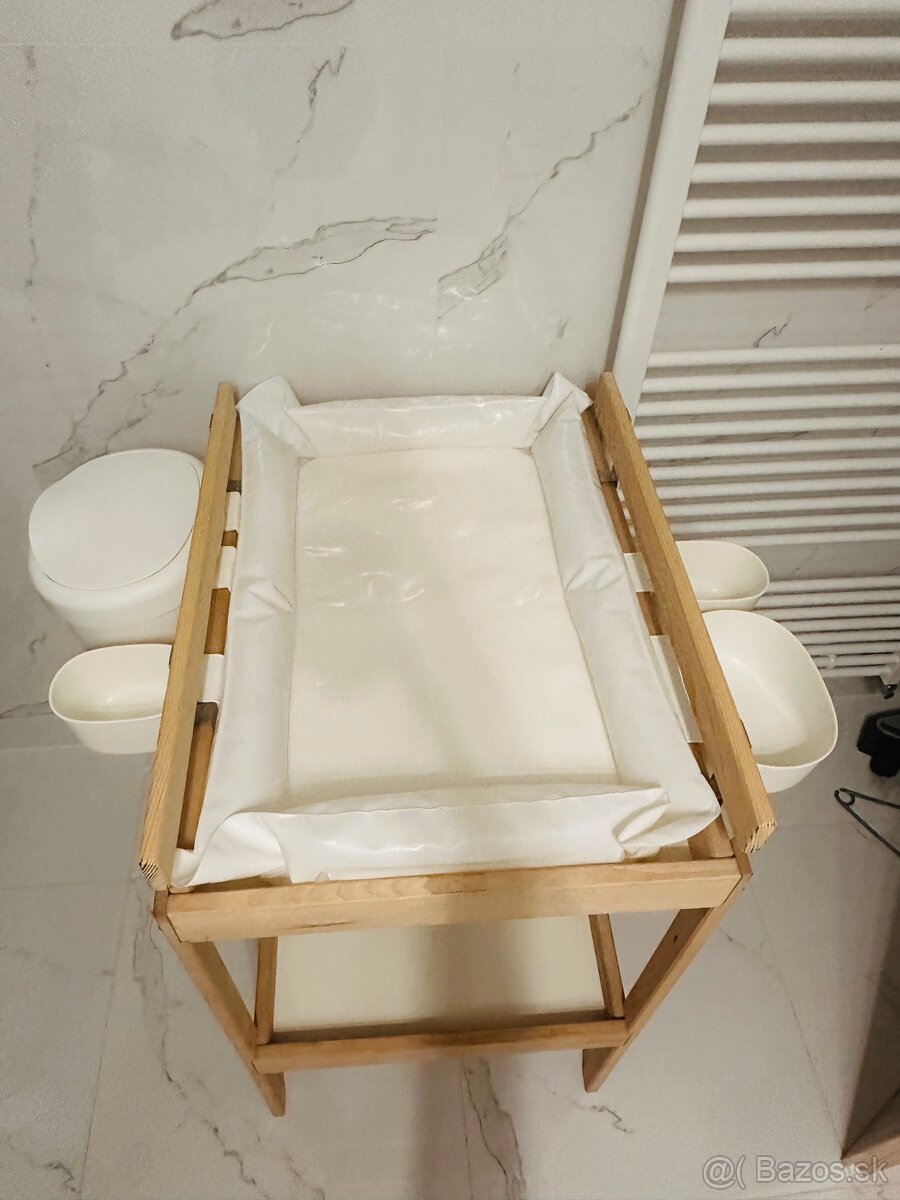 Prebaľovací pult s príslušenstvom - 2