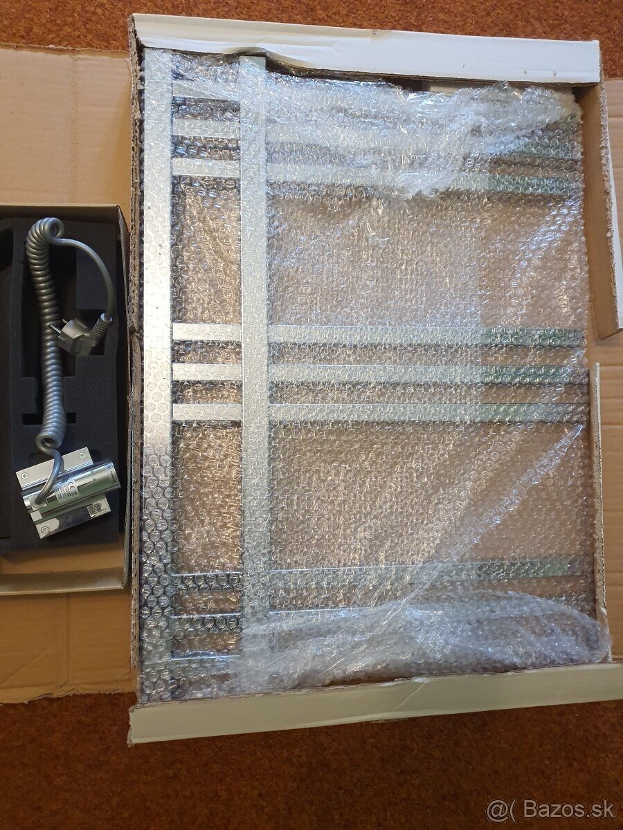 Designovo tvarovaný kúpeľňový nástenný radiátor - 2