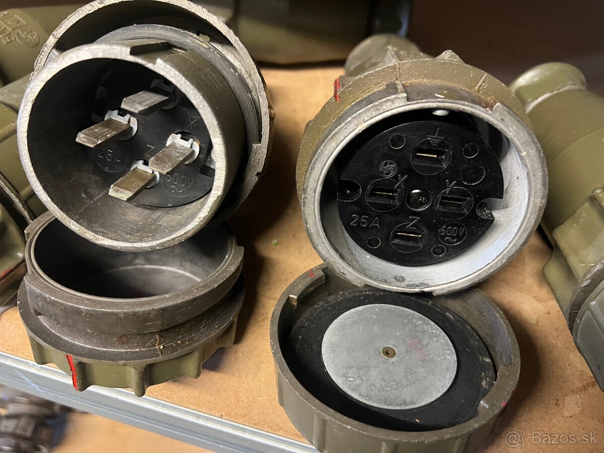 Vojenska zásuvka - 2