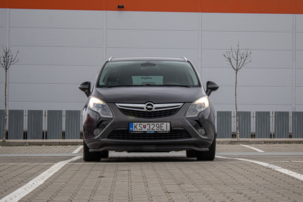 Opel Zafira 2013 - 2