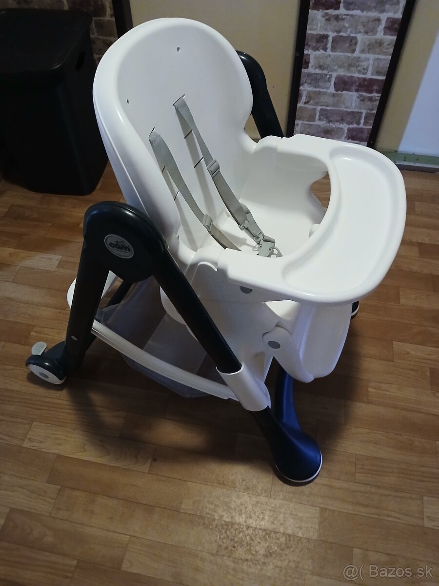 Jedalenska stolicku pre babatka - 2