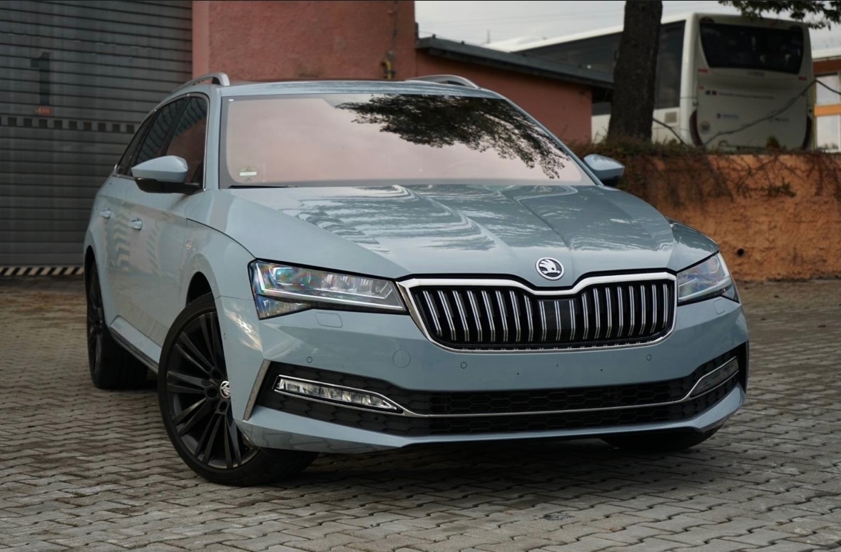 ✔️ Škoda Superb Combi 2.0 TDI SCR L&K DSG - 2