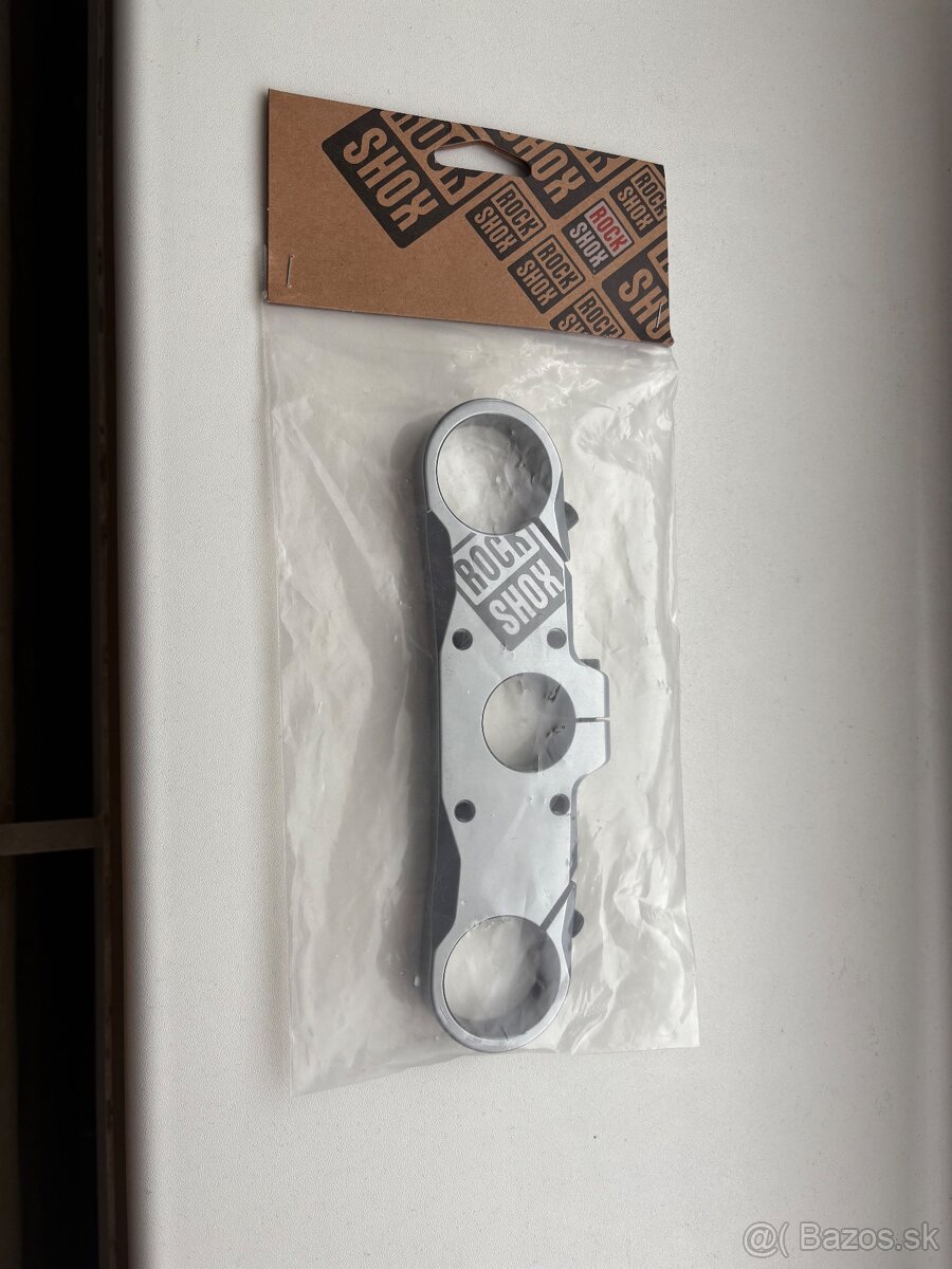 RockShox BoXXer C1 - horna korunka - 2