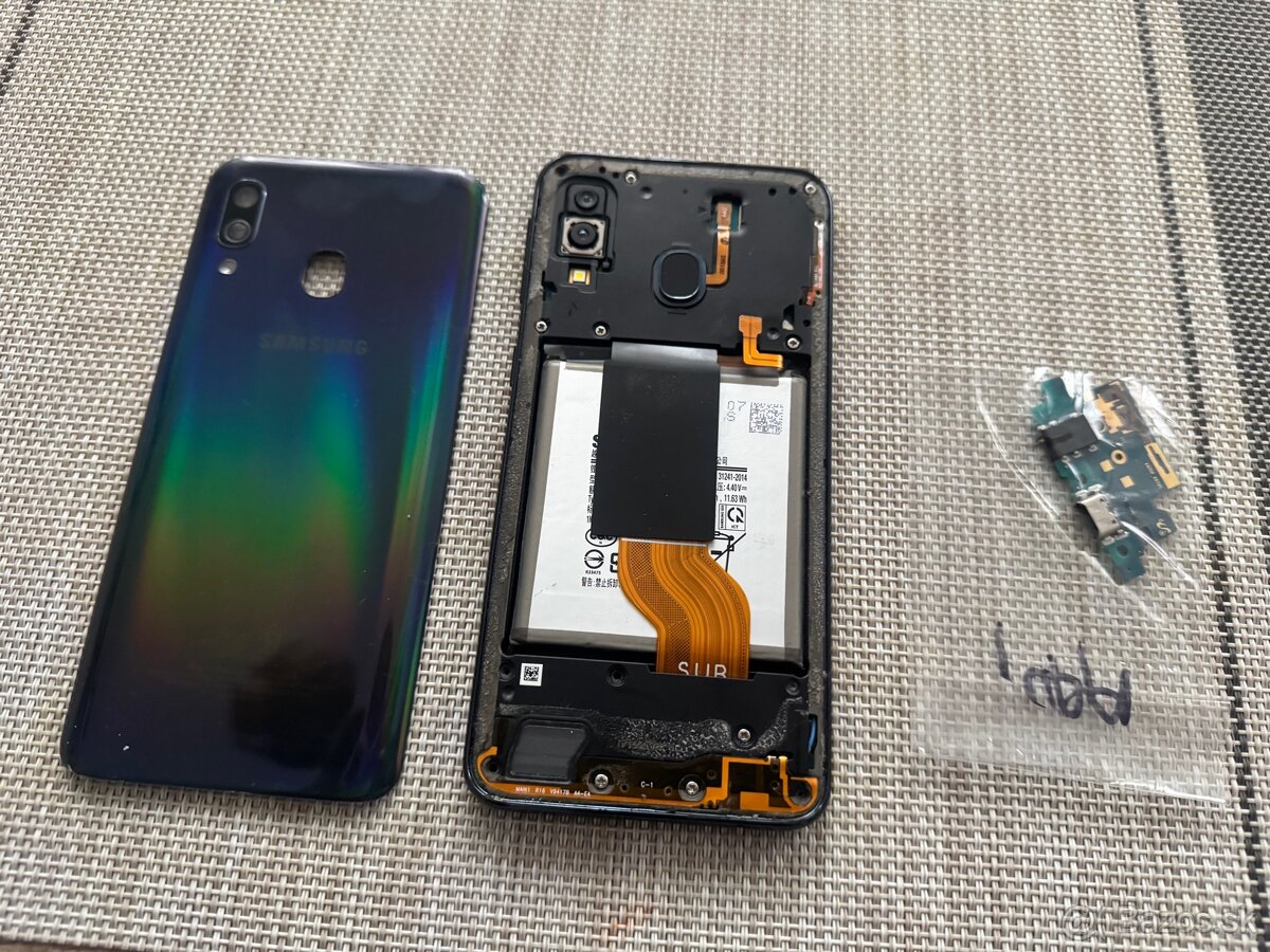 Samsung A 40 na nahradne diely - 2