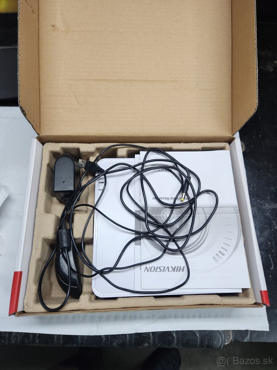 Predám videorekordér Hikvision 7100 series - 2