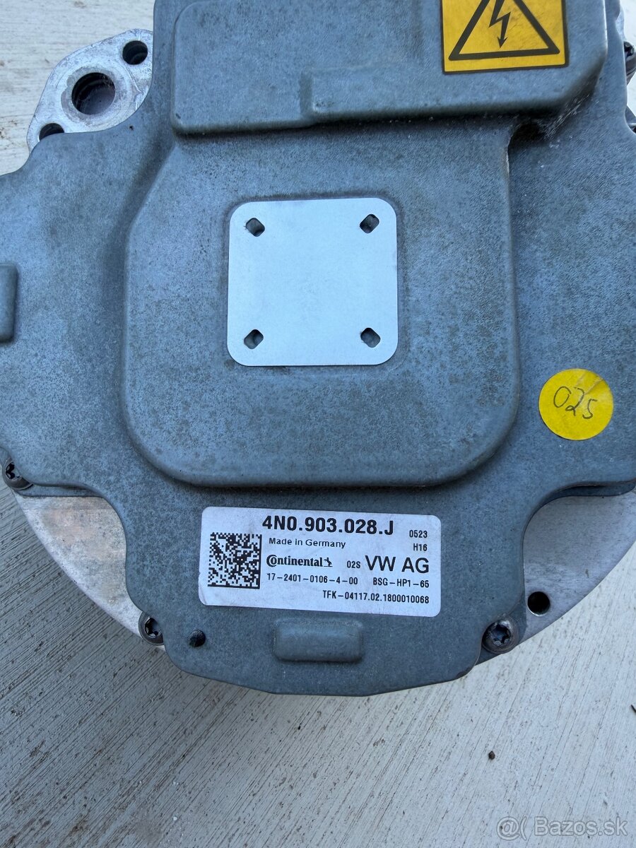 Alternátor Audi A7 (C8) - 2