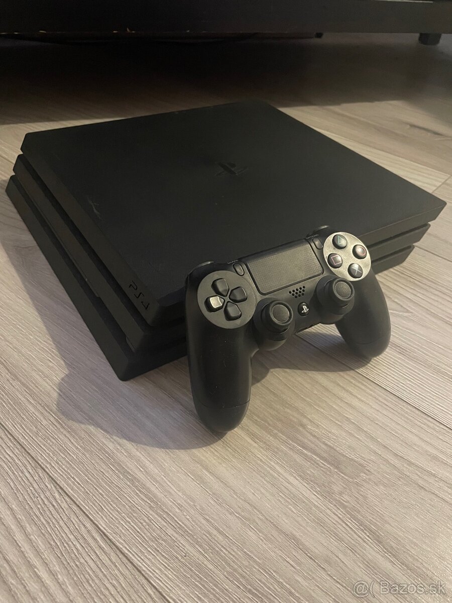 Play Station 4 Pro - 2