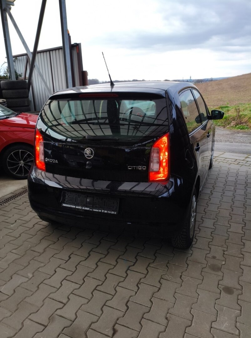 Škoda Citigo 1.0 MPI černá 5dv - 2