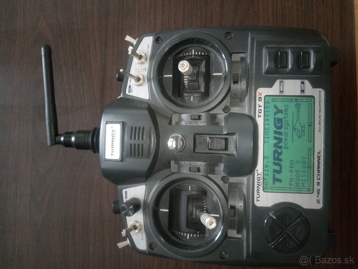 RC vysielac turnigy - 2