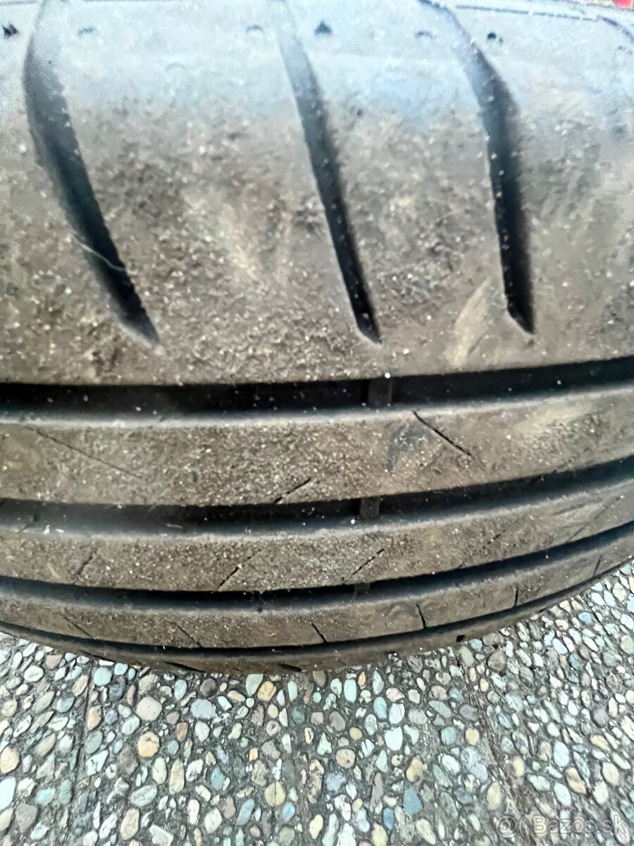 Pneu 195/65 R15 - 2