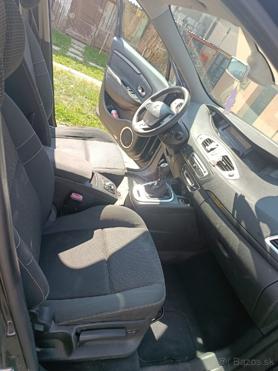 Renault Megane Scénic - 2