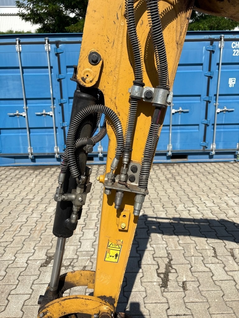 Caterpillar CAT 301.8 - 2