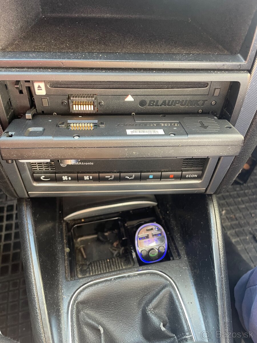 Predám rádio blaupunkt - 2