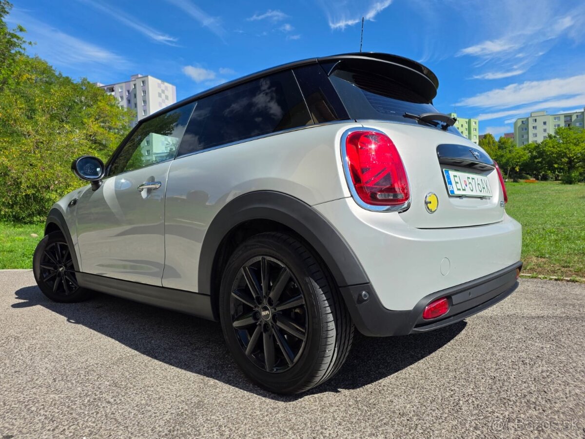 Mini Cooper SE elektromobil - 2