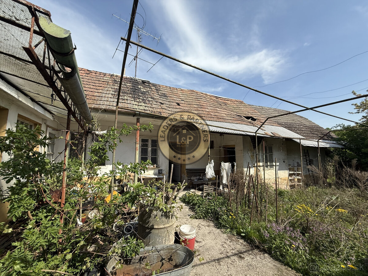 Na predaj dom v pôvodnom stave v Hornej Krupej s pozemkom 18 - 2