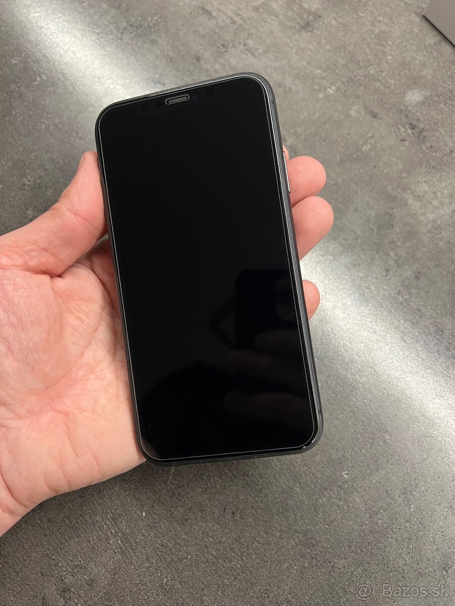 Predam Iphone 11 64gb top stav - 2