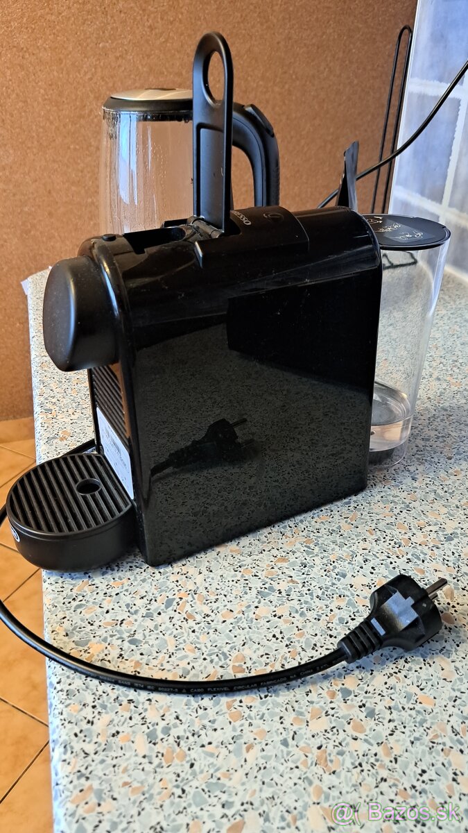 Nespresso De'Longhi Essenza Black EN85.B - 2