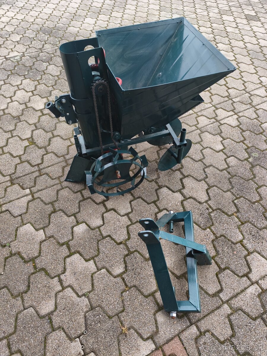 Sadzač zemiakov - 2