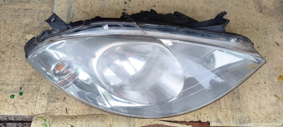 Predám predne svetlá na Mercedes A150 - 2