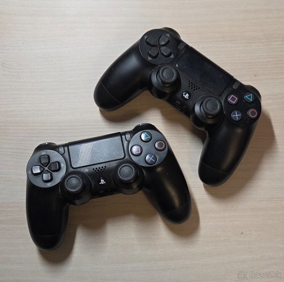 PS4 Pro 1TB + 3 hry - 2