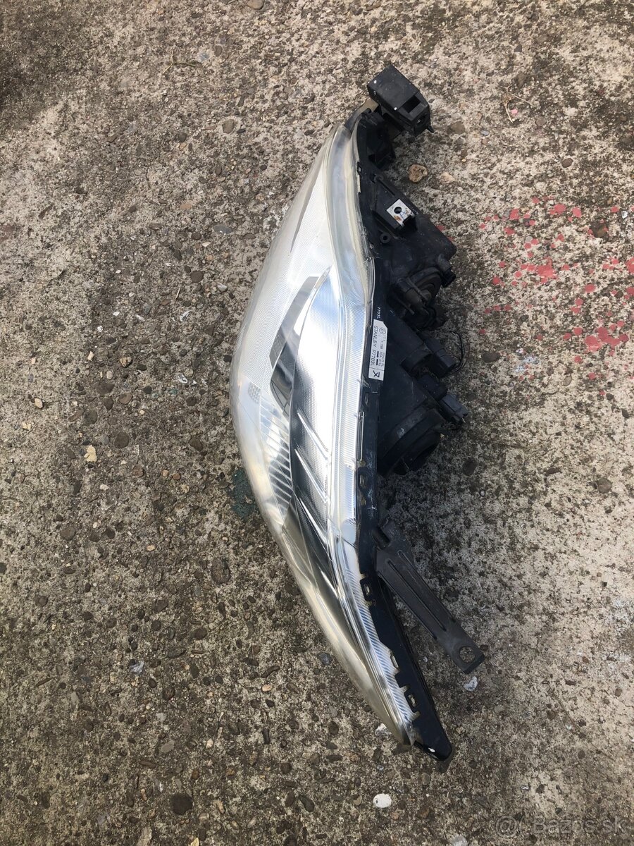 Mazda 5 svetlo lavé predné - 2