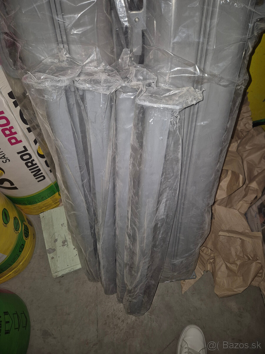 Zaťahovací plot - bočná markíza 12 metrov - 2