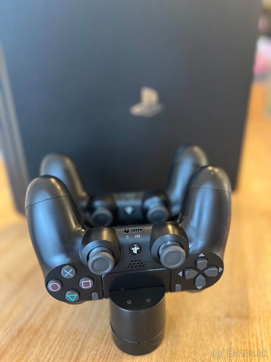 PS4 Pro 1TB - 2