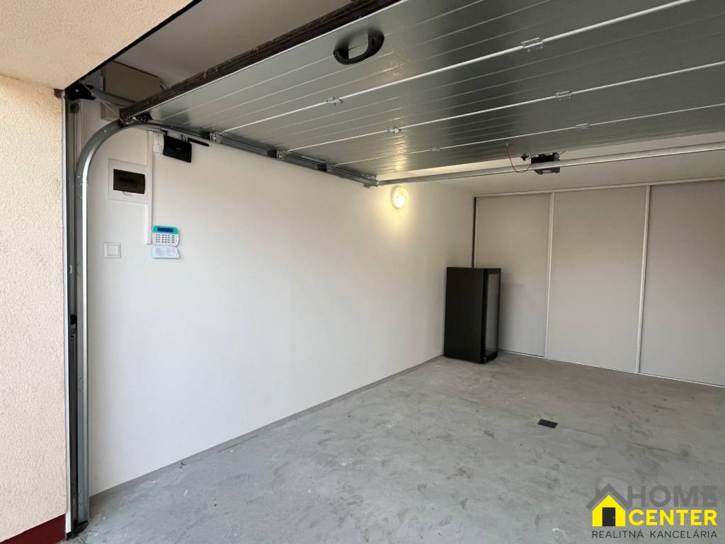 RETRVOVANÁ veľkorozmerná garáž, Okružná cesta, Komárno - 2