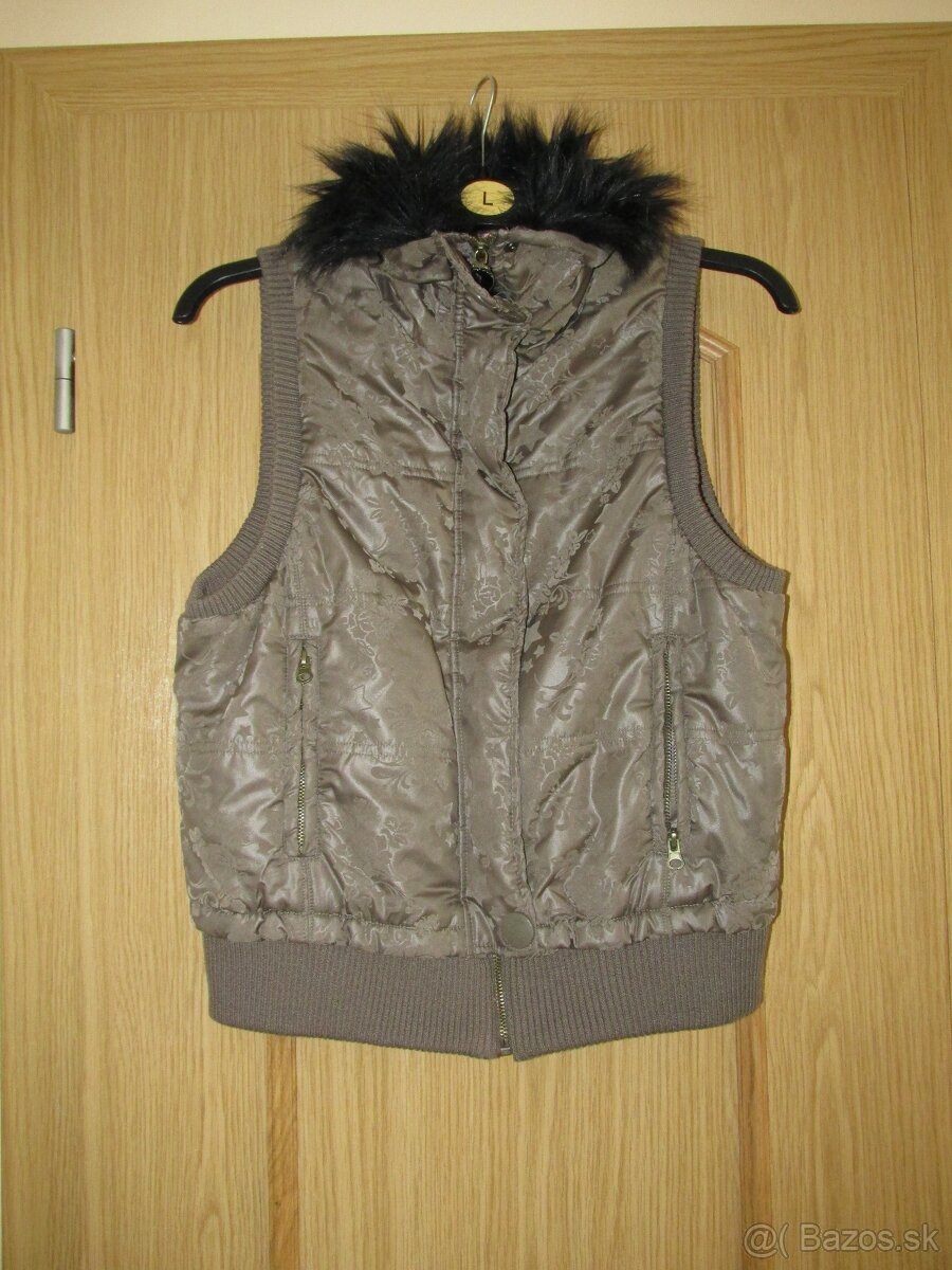 Teplá vesta s kožušinou v. 42 - 2
