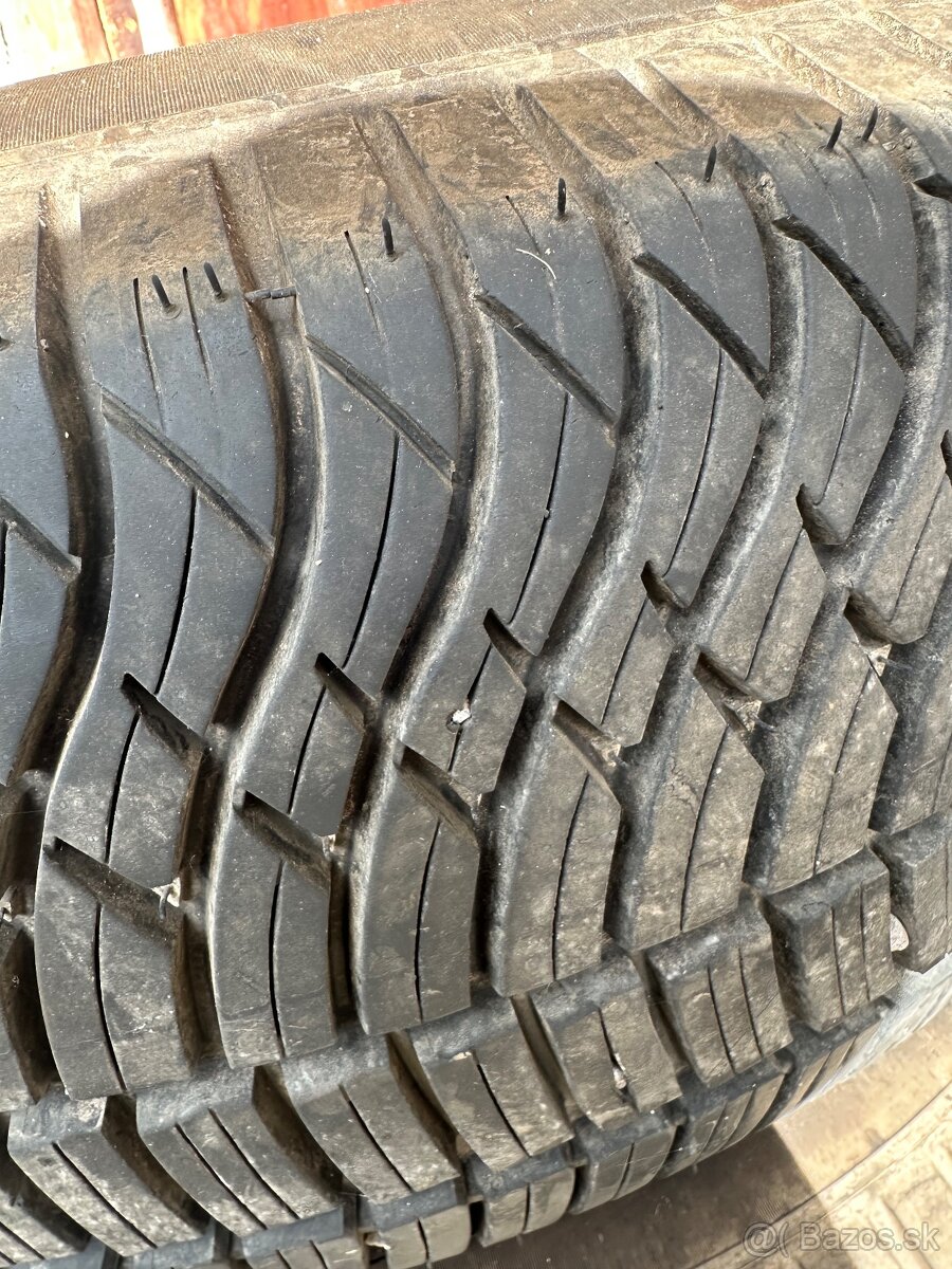 Bf goodrich 245/70 r16 - 2