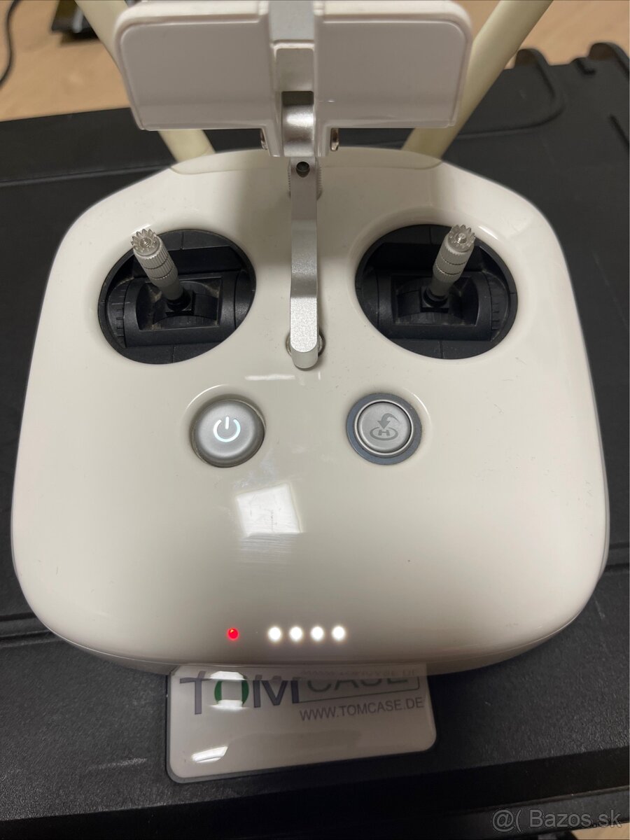 Ovládač k dronu DJI Phantom 4 Pro - 2