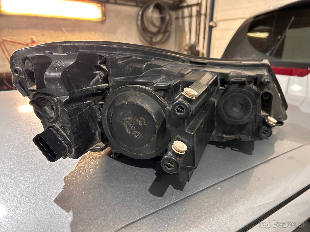 Škoda octavia ľavé predné svetlo - 2