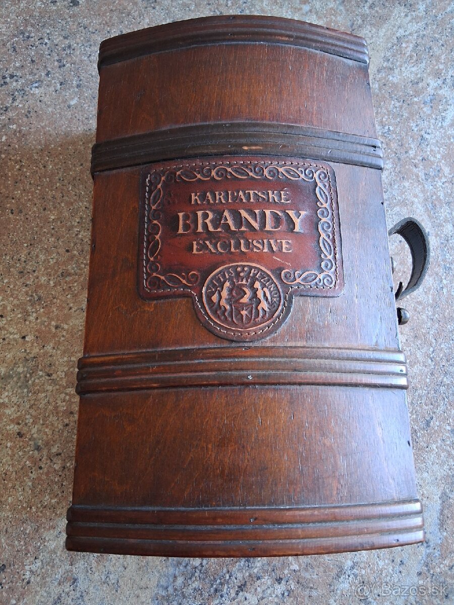 Fľaša, truhlica z koňaku - 2