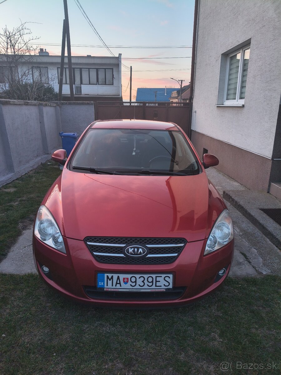 Kia Ceed 2008 1.6 benzín automat - 2