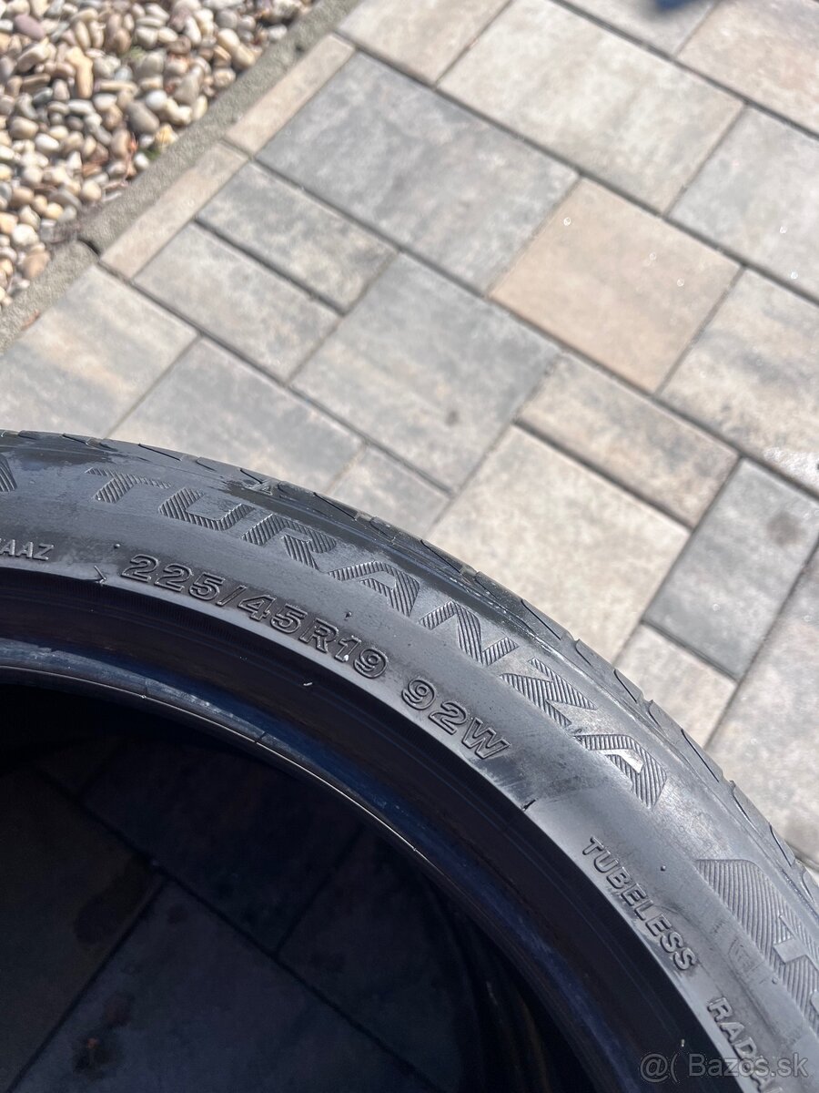 Letné pneumatiky 225/45 r19 Turanza - 2