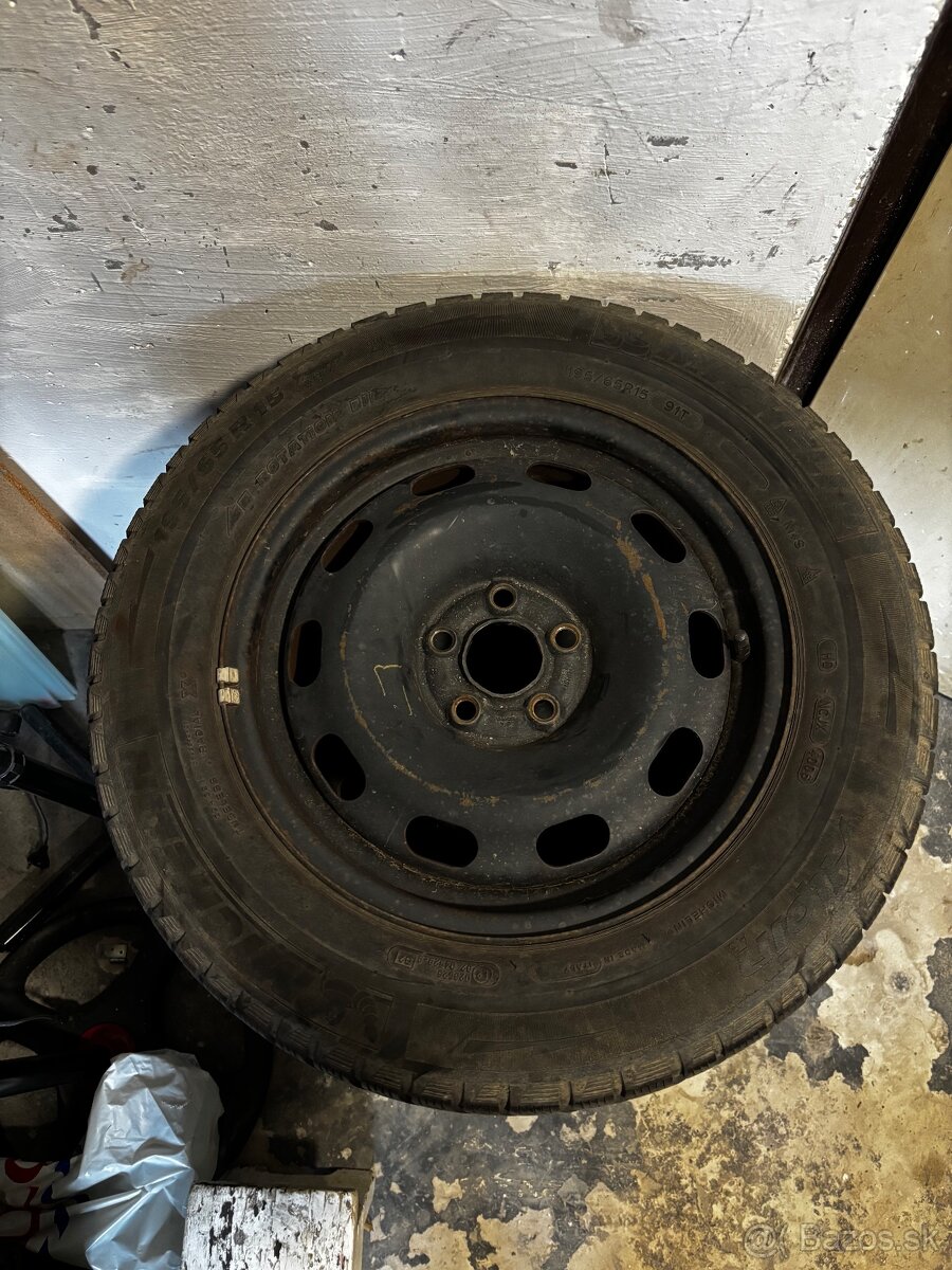 Predám pneumatiky na plechových diskoch - 2