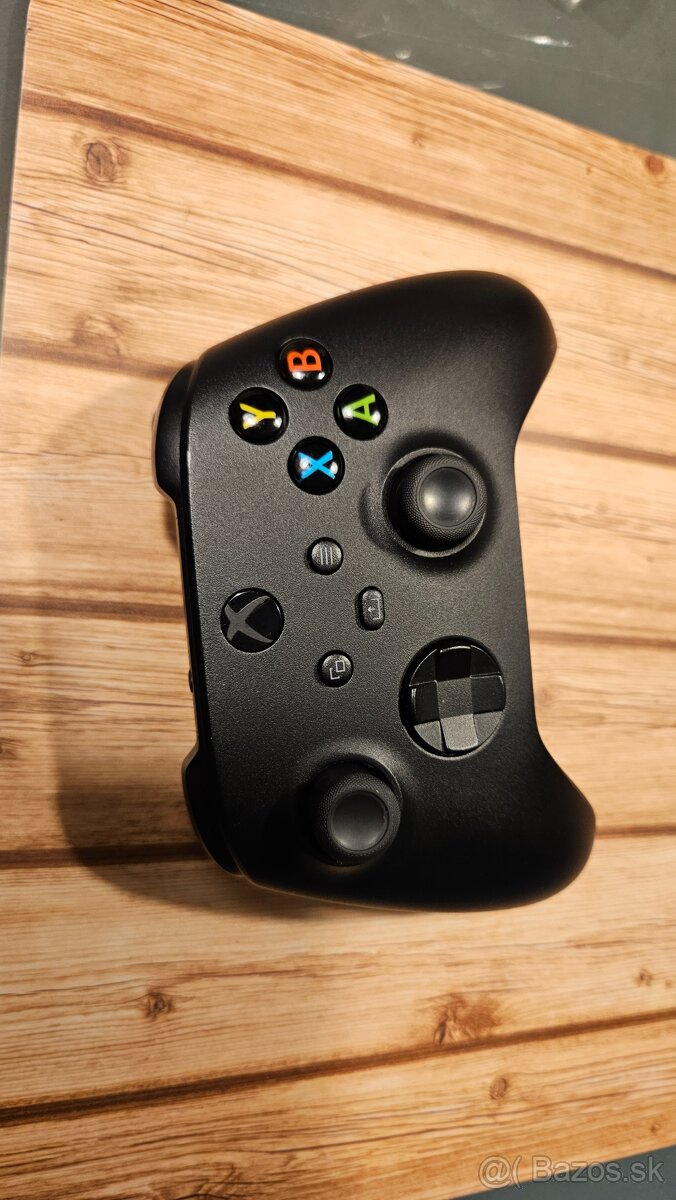 Predám Xbox Wireless Controller Carbon - 2