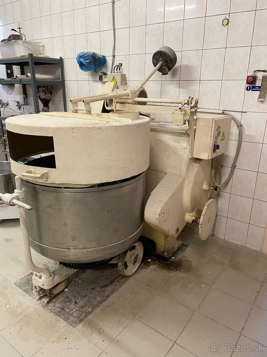 Miešací stroj na cesto - 2