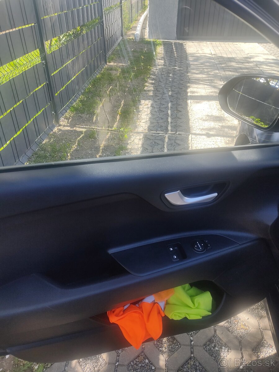 Kia Rio - 2