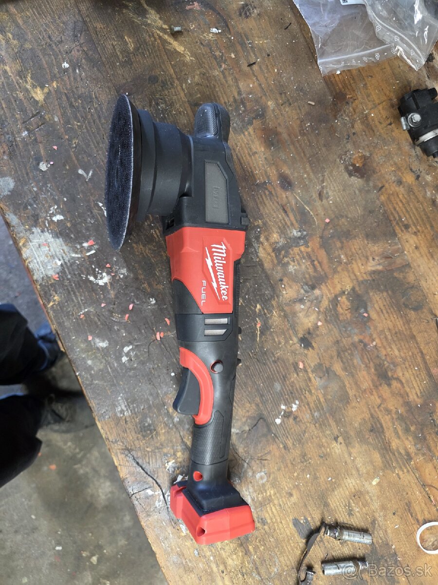 Milwaukee FROP21 excentrická leštička 150mm - 2