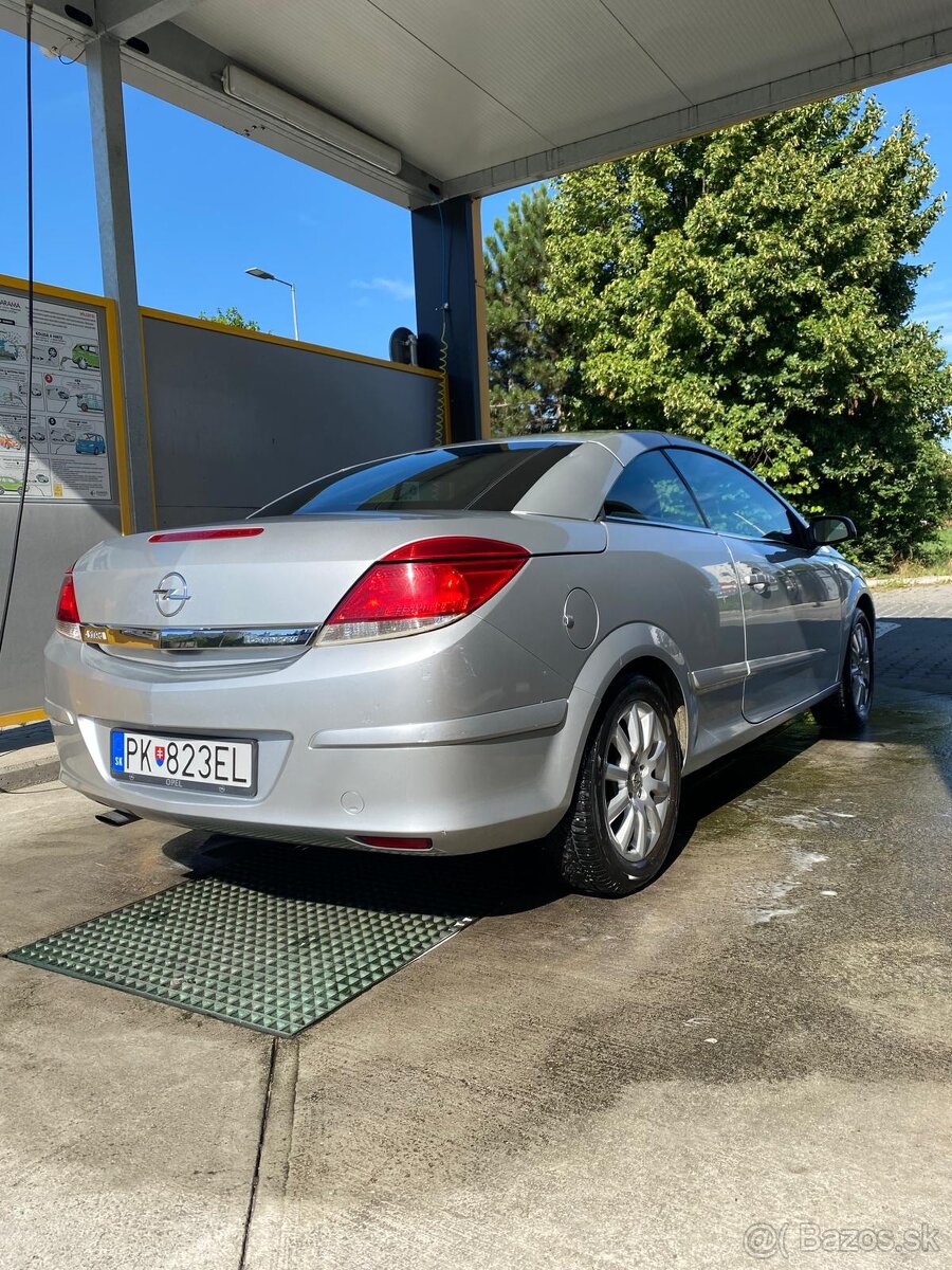 Predám Opel Astra H GTC 1,6 Benzín - 2