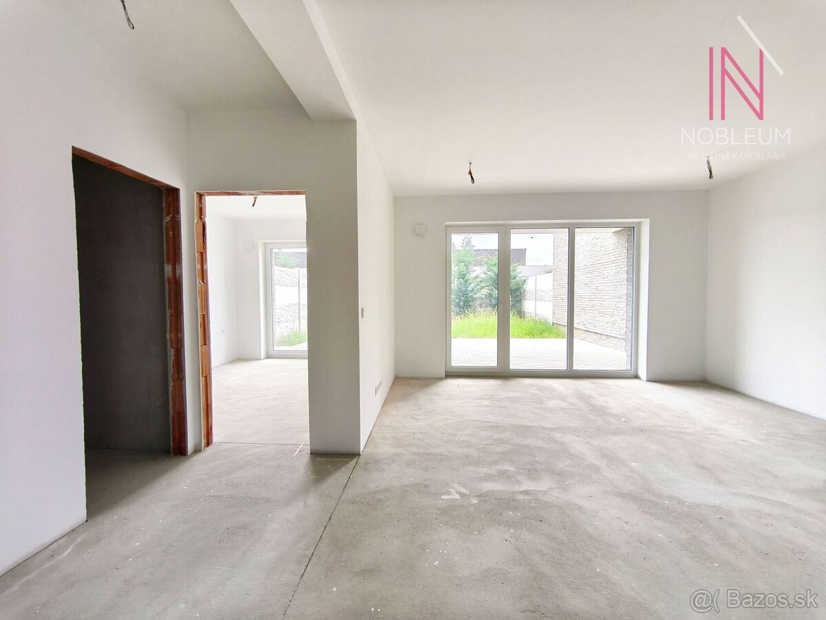 Na predaj priestranný 2 izbový byt s veľkou terasou a vlastn - 2