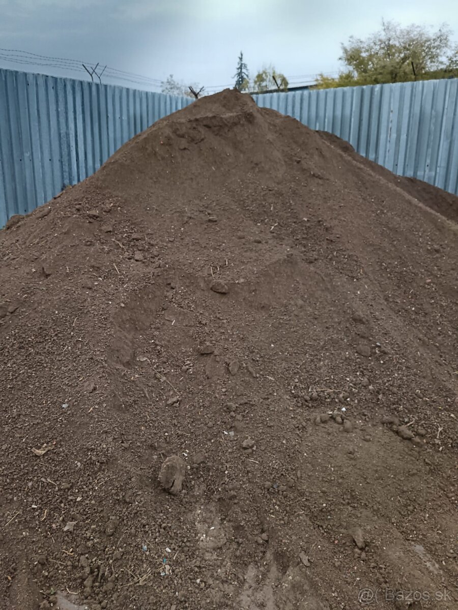 Prvotriedna preosiata hlina. Dovoz - 2