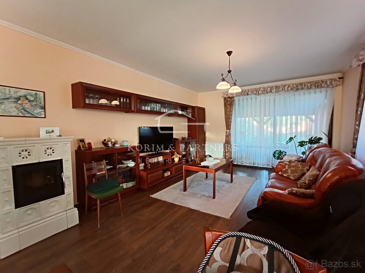 Bungalov so zimnou záhradou a garážou, Bajč - 2