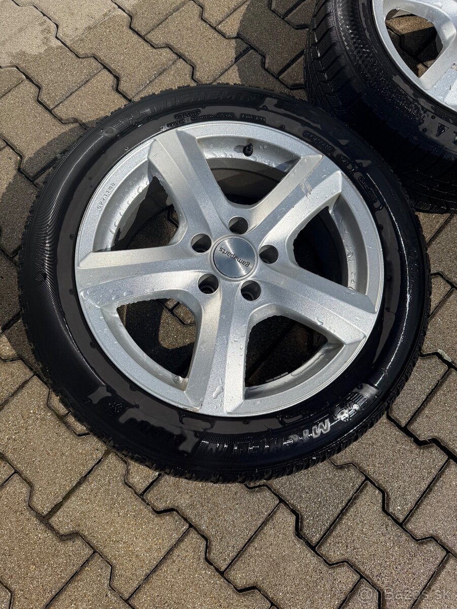 Elektróny so zimnými pneumatikami rozmeru 205/55 R17 - 2