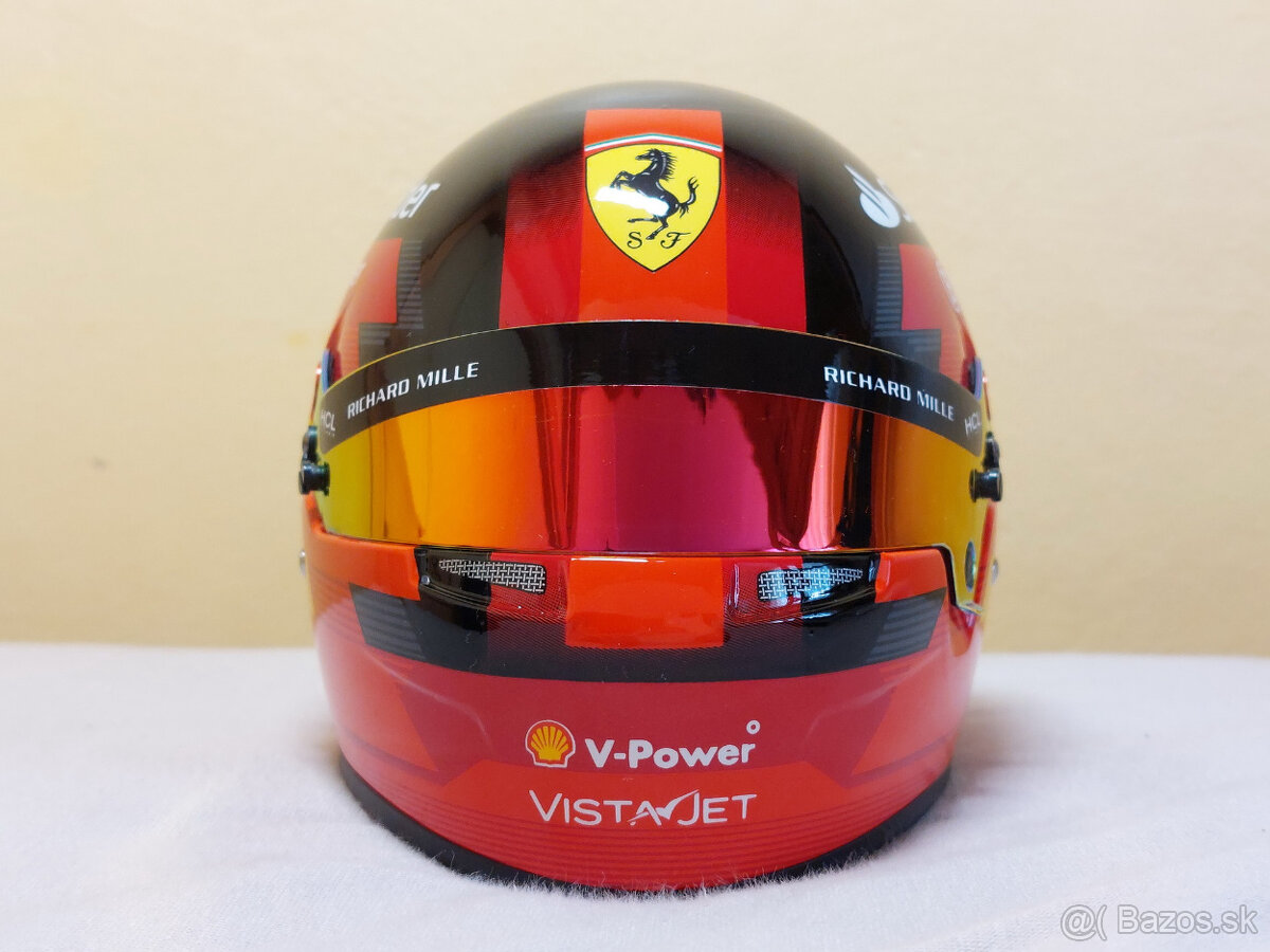 Carlos Sainz 2024 Ferrari F1 prilba 1:2 - 2