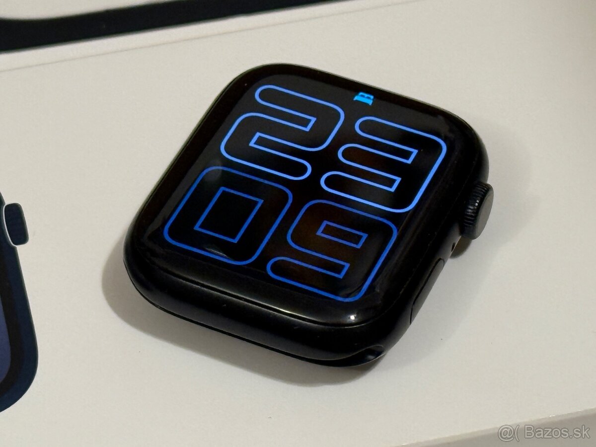 Apple watch 9 45mm Midnight - Super stav, Batéria 100% - 2