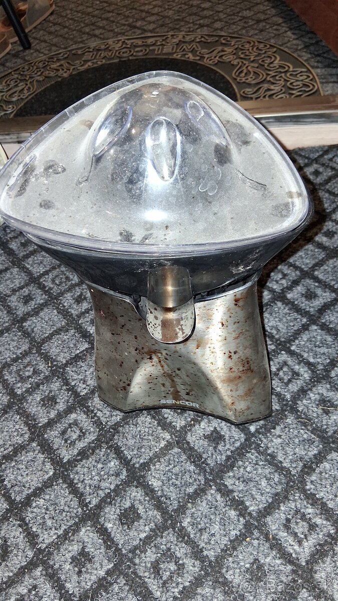 Predám starší elektrický mixér aj odšťavovač - 2