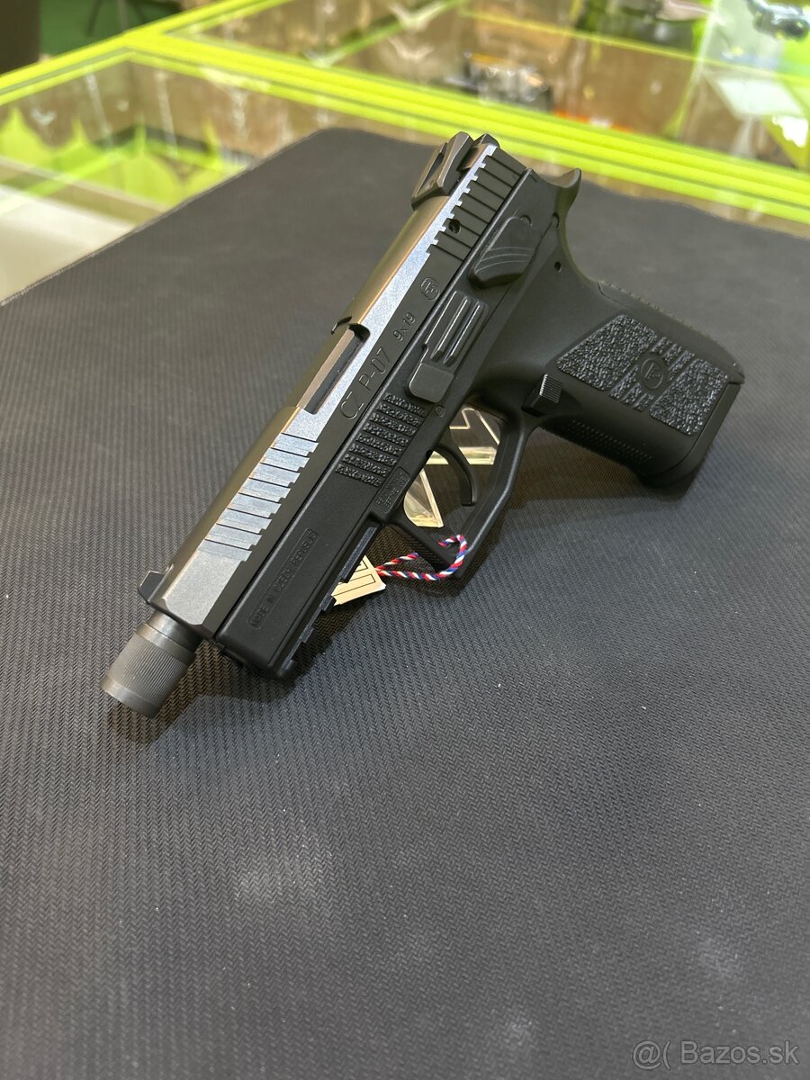 ČZ P-07 - 2