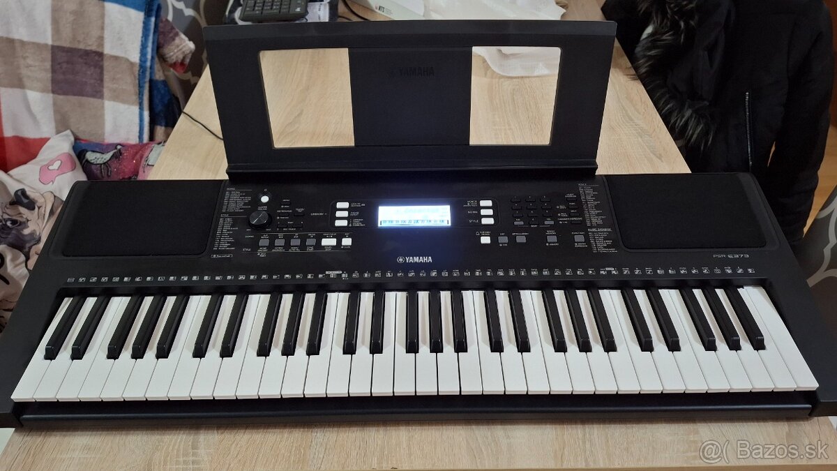 Klávesy Yamaha PSR-E373 - 2